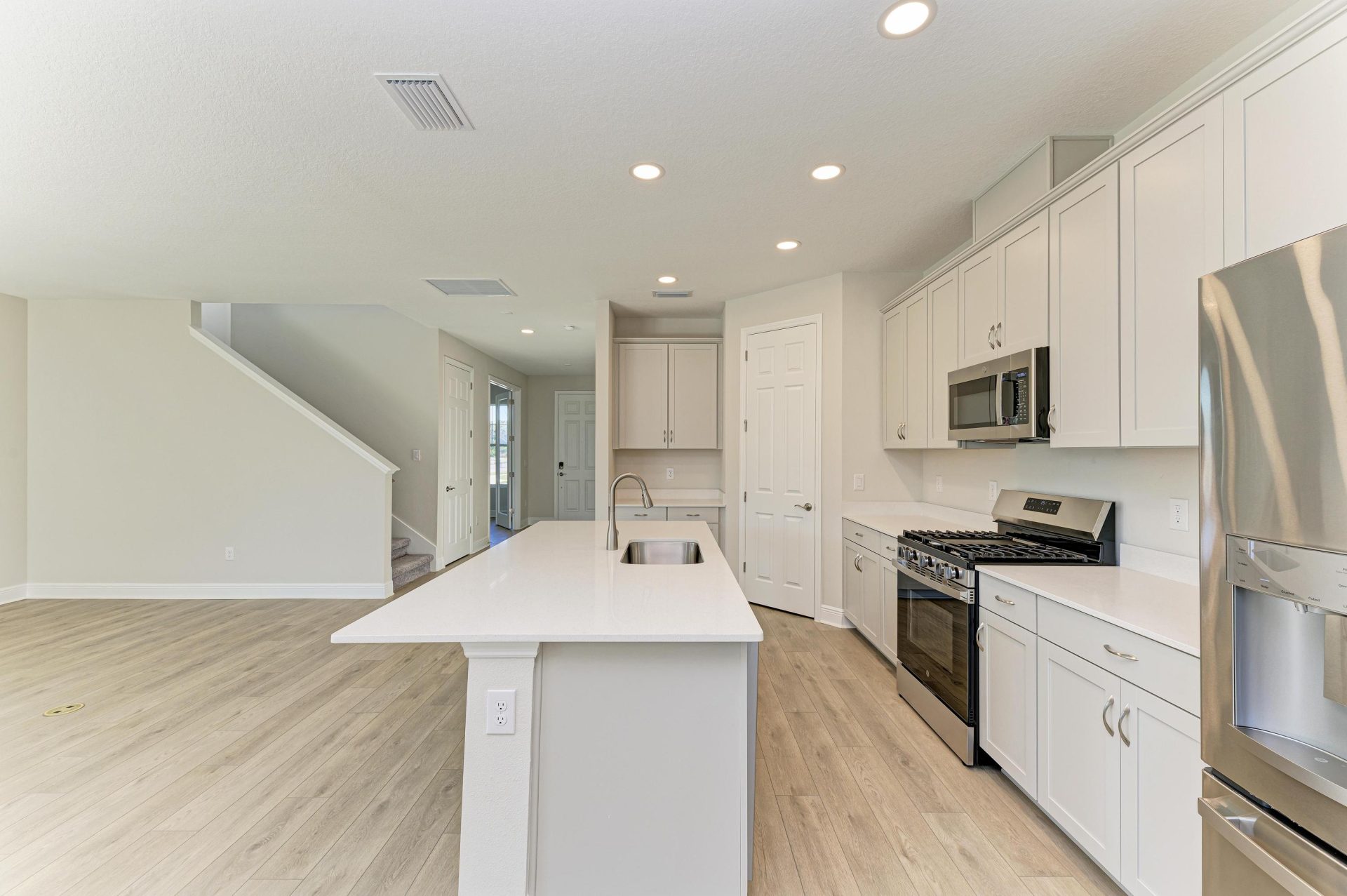 8502 Dove Bog - KITCHEN