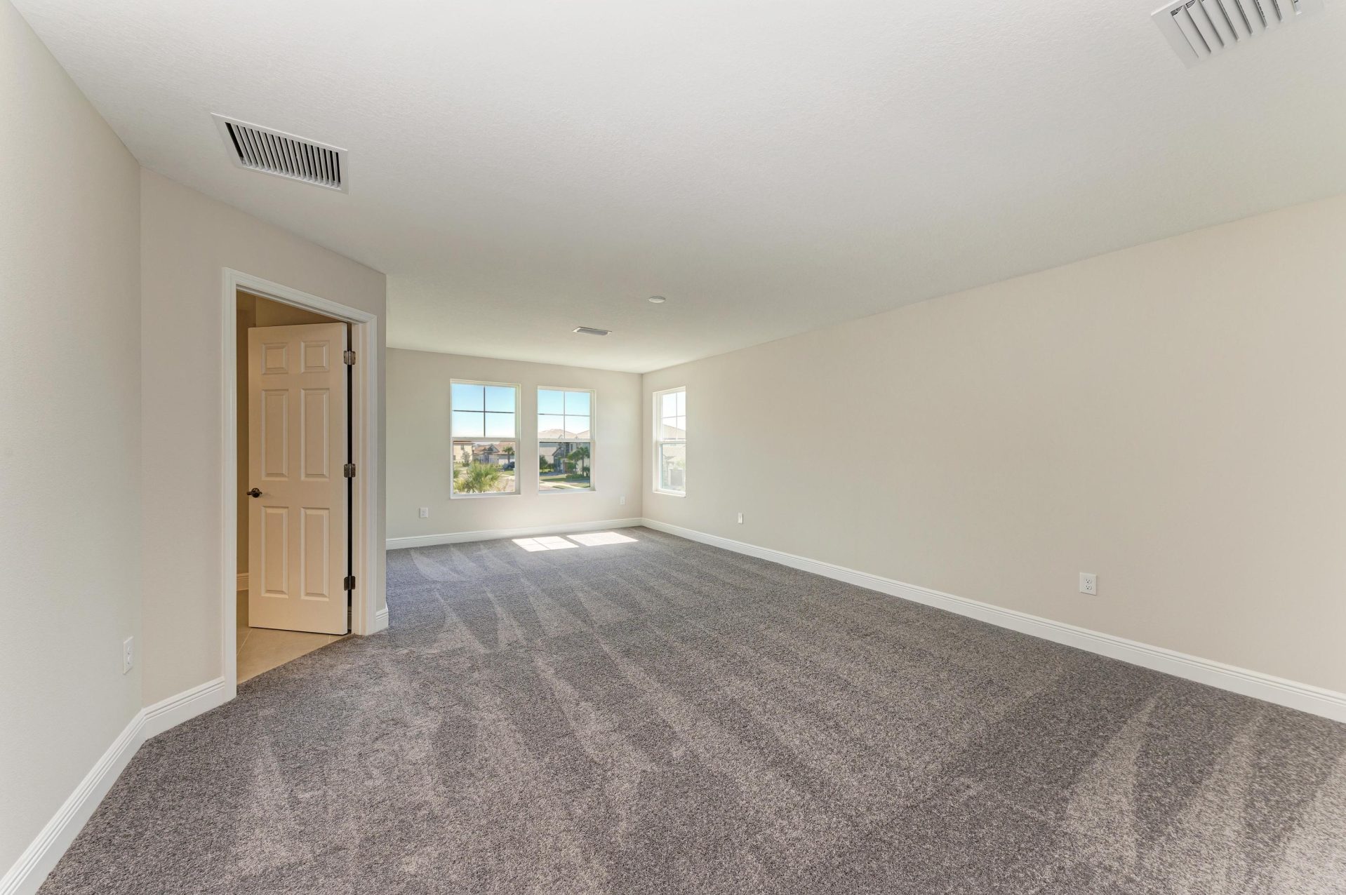 8502 Dove Bog - MASTER BED