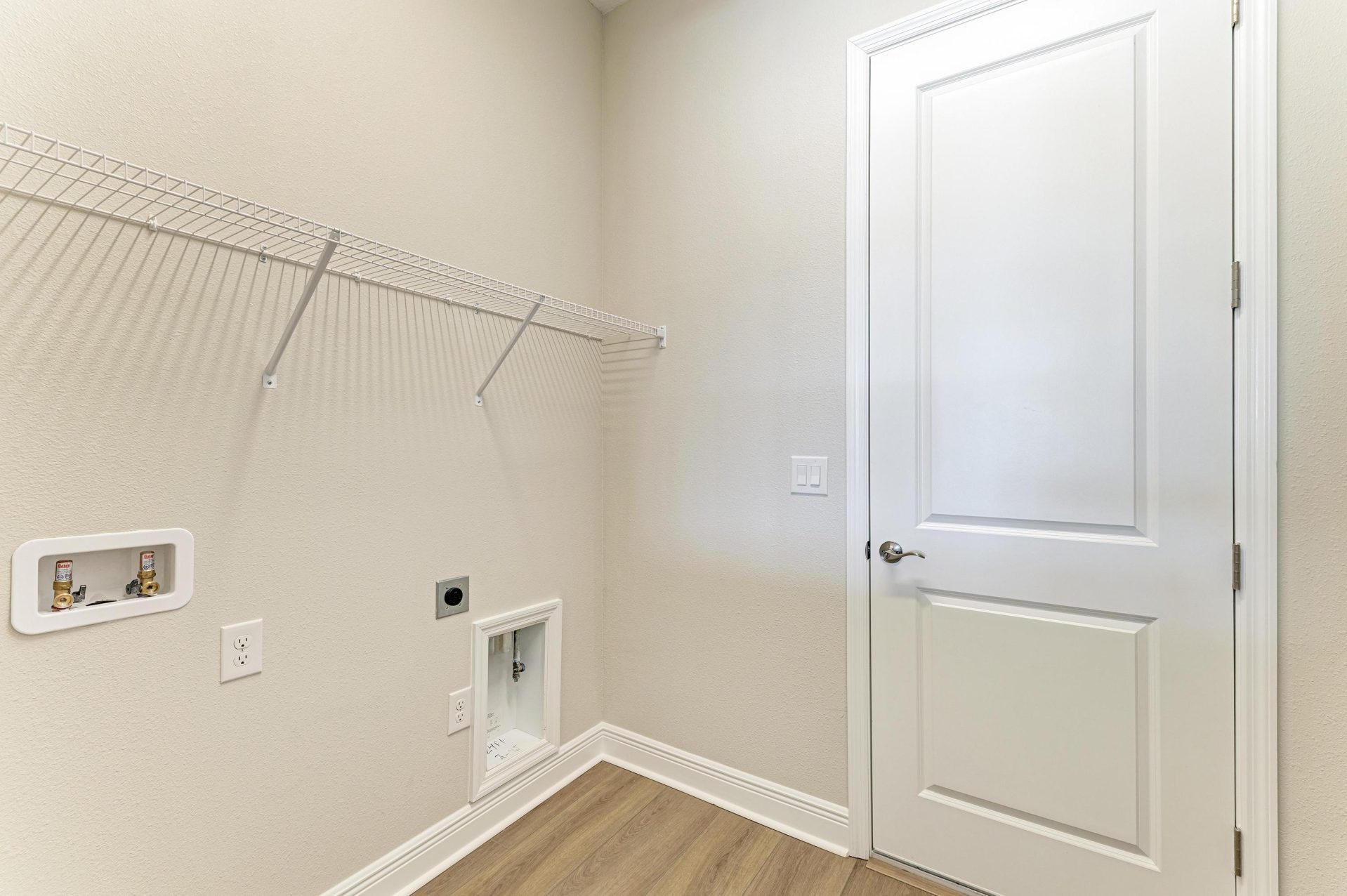 Biscayne II - 35576 Big Hawk Dr - Laundry