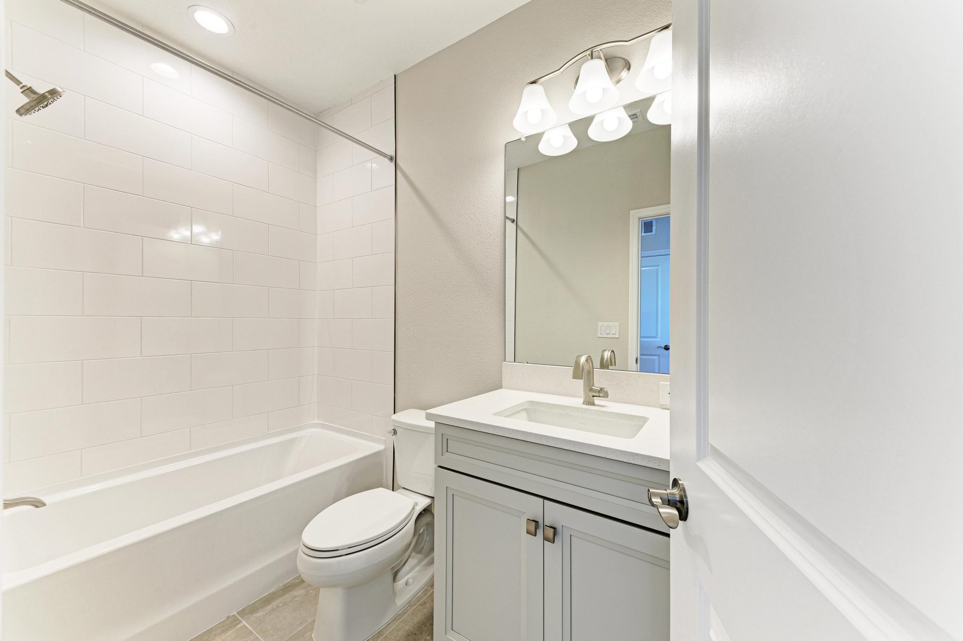 Biscayne II - 35576 Big Hawk Dr - Secondary Bathroom