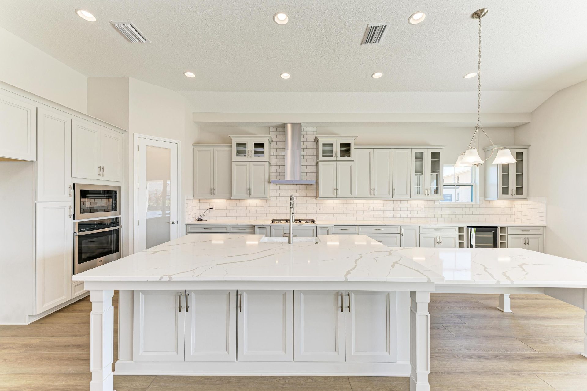 Biscayne II - 35576 Big Hawk Dr - Gourmet Kitchen