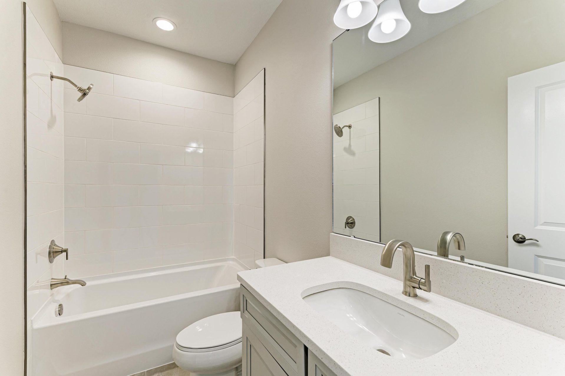 Islamorada II - 10307 Ashaway Dr - Secondary Bathroom