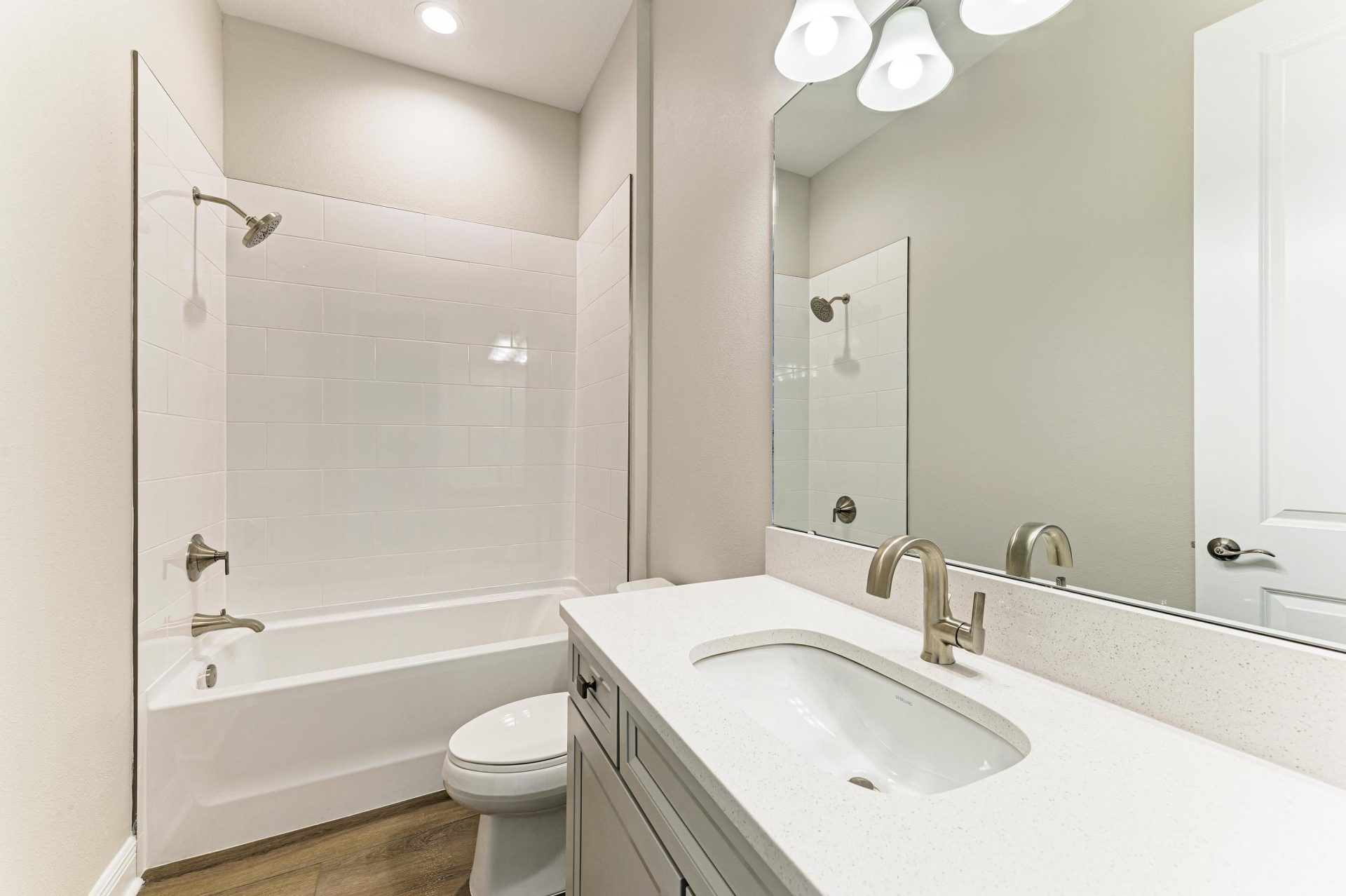 Islamorada II - 10307 Ashaway Dr - Secondary Bathroom