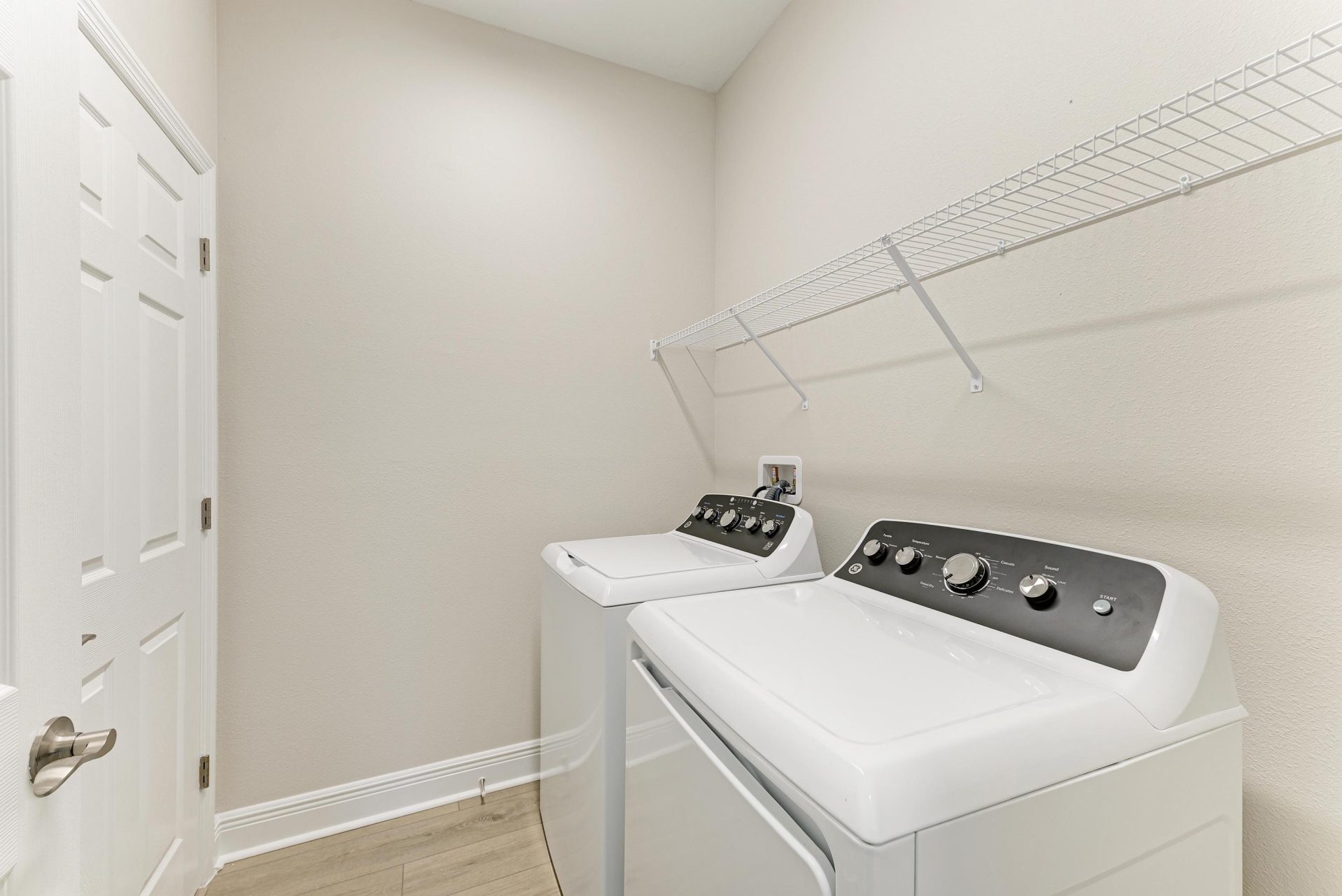 Bridgeport B - 12342 Oak Hill Way - Laundry