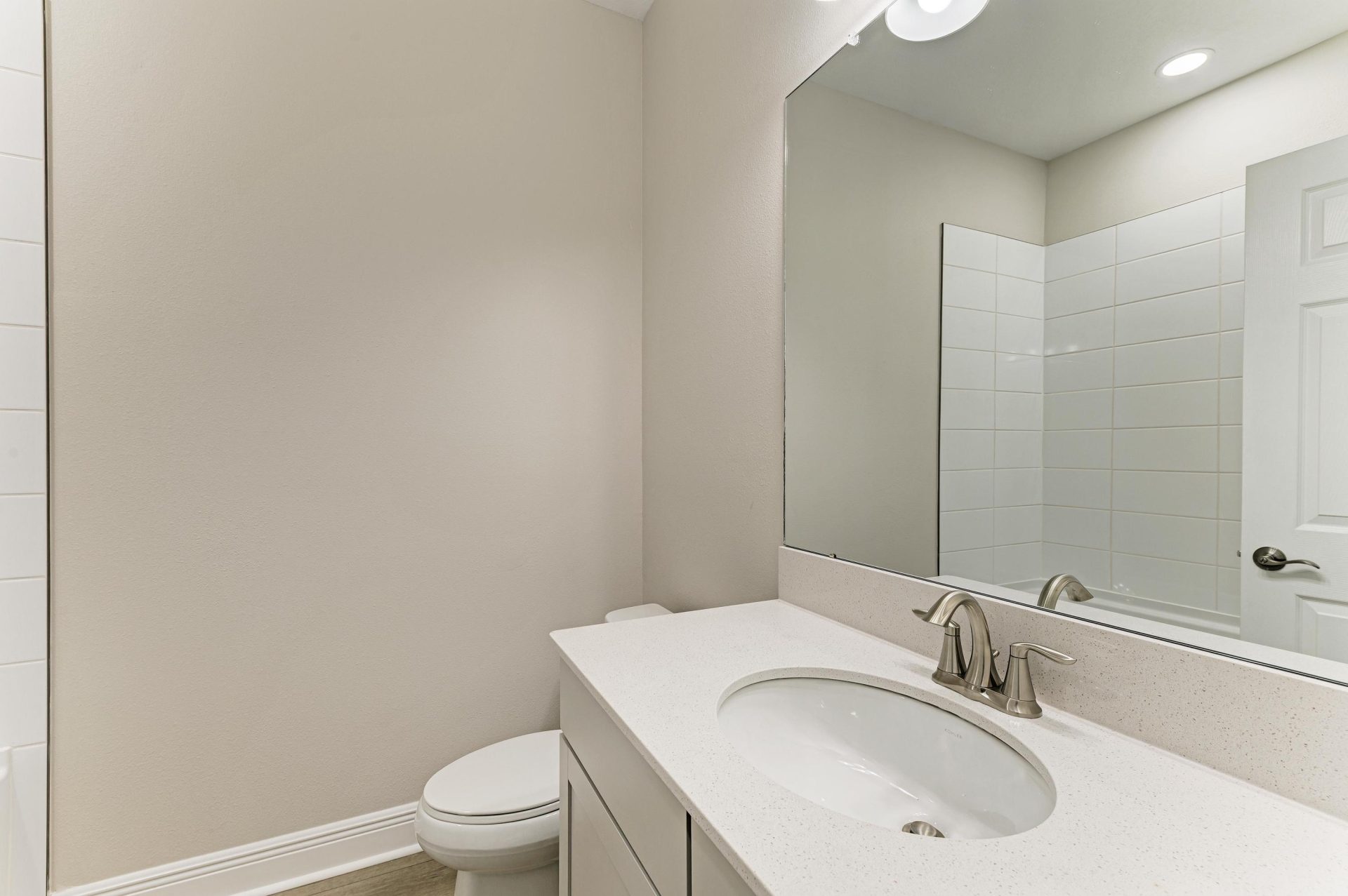 Bridgeport B - 12342 Oak Hill Way - Secondary Bathroom