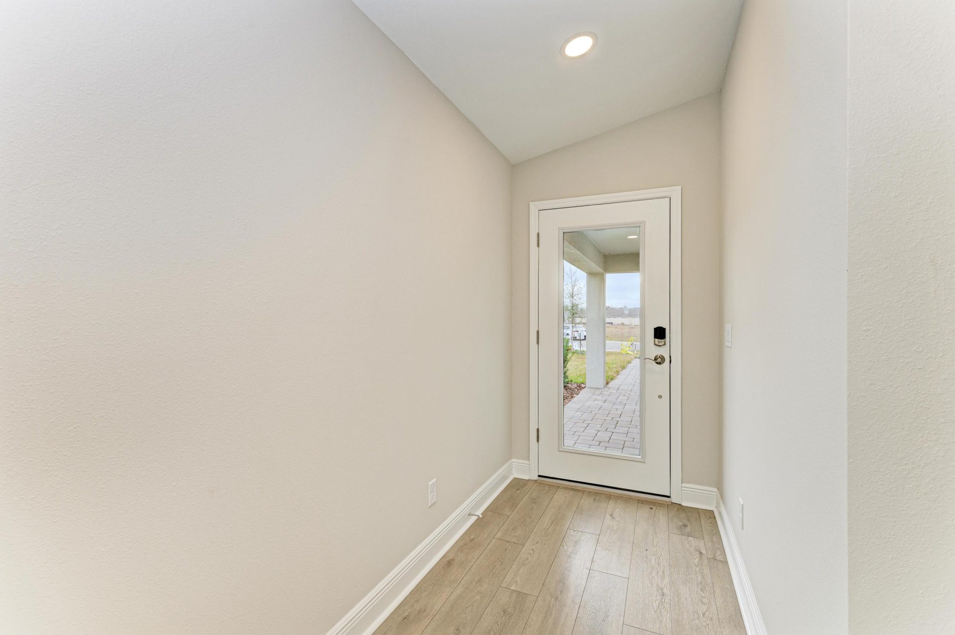 Bridgeport B - 12342 Oak Hill Way - Foyer