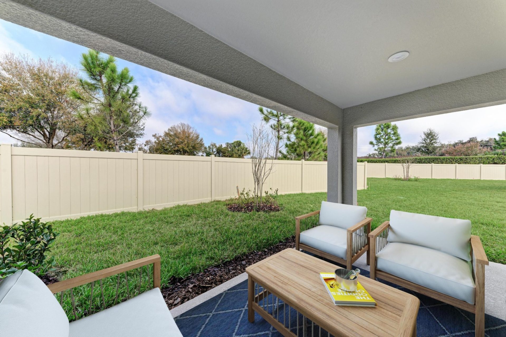 Bridgeport B - 12342 Oak Hill Way - Virtual Staging