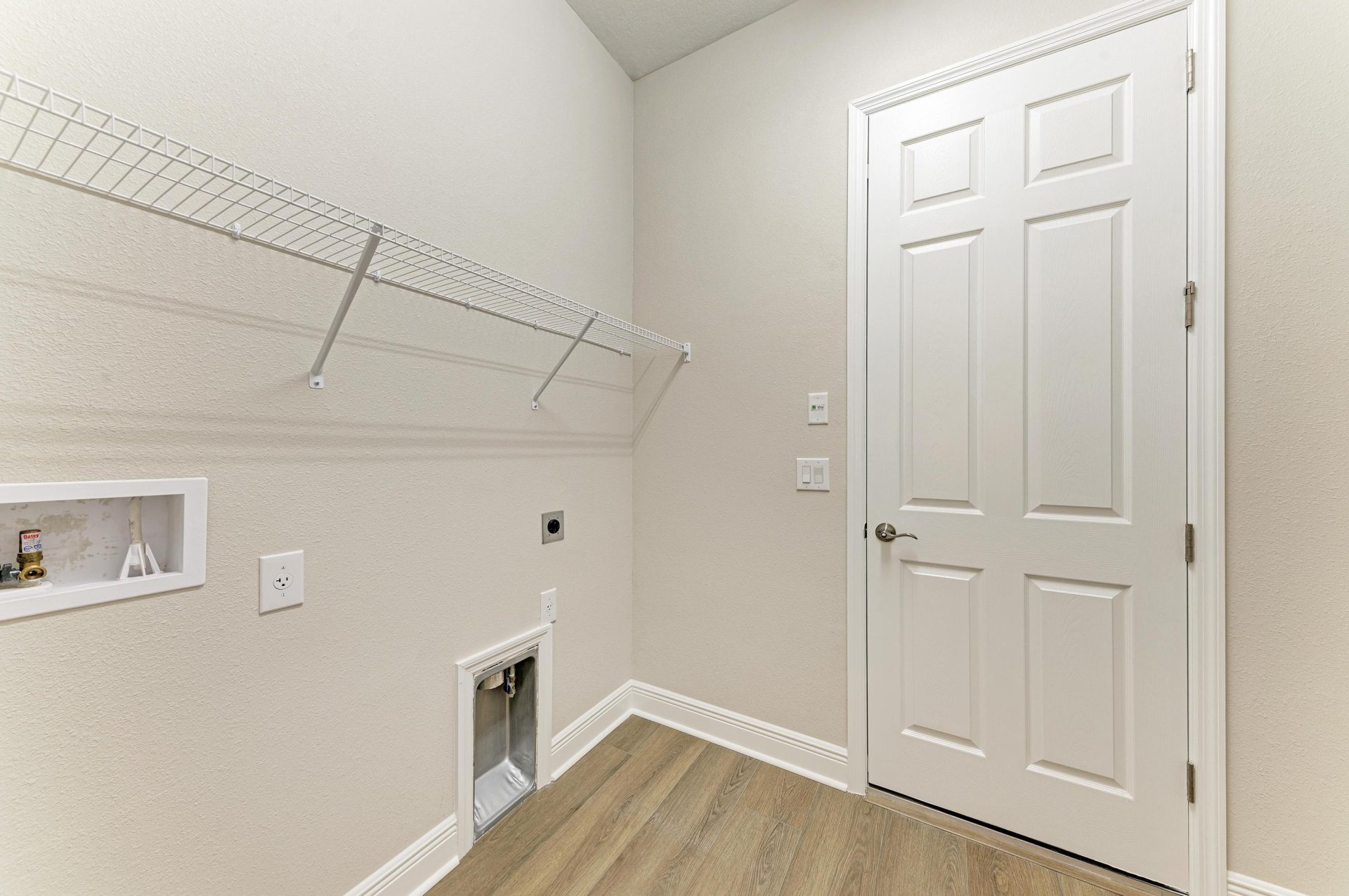 Biscayne I - 13072 Homestead Ln - Laundry Room