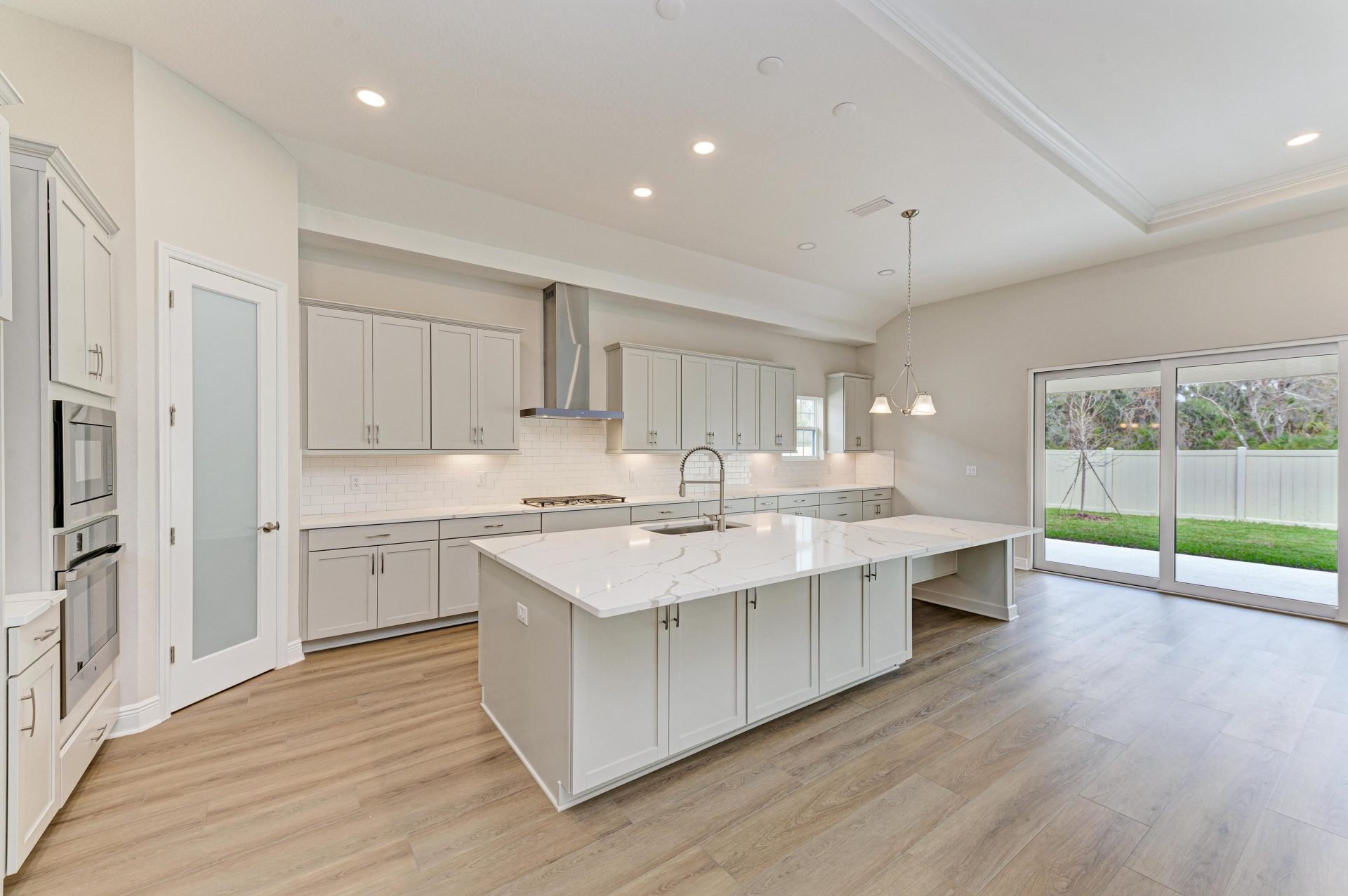 Biscayne I - 13072 Homestead Ln - Gourmet Kitchen