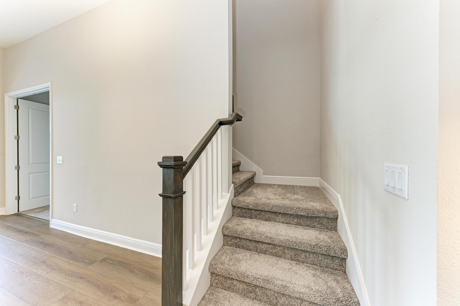 Cedar Key II - 4630 Cedar Fog Ct - Stairs