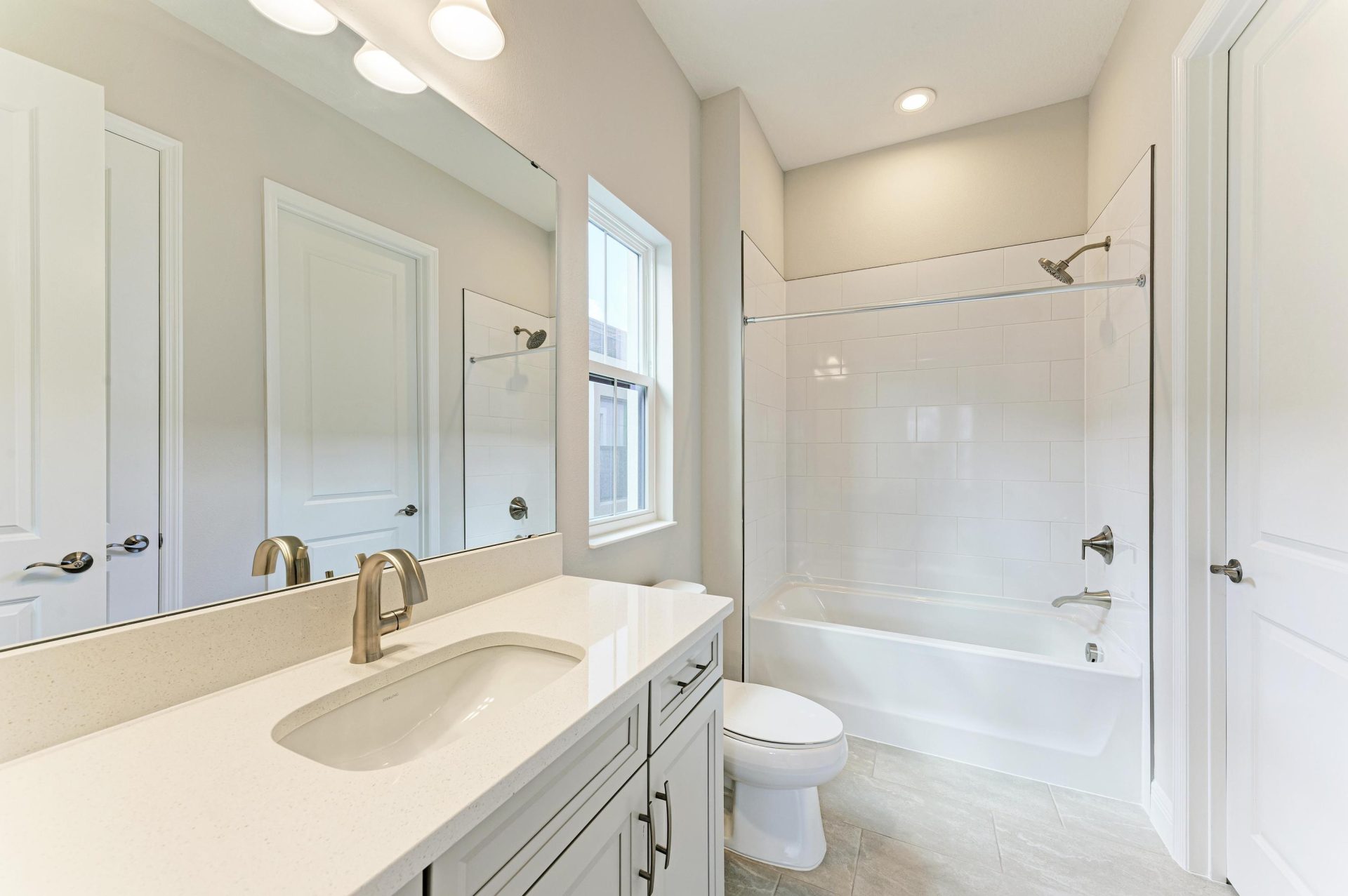 Cedar Key II - 4630 Cedar Fog Ct - Secondary Bathroom