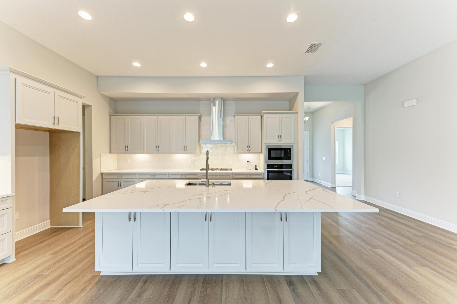 Cedar Key II - 4630 Cedar Fog Ct - Gourmet Kitchen