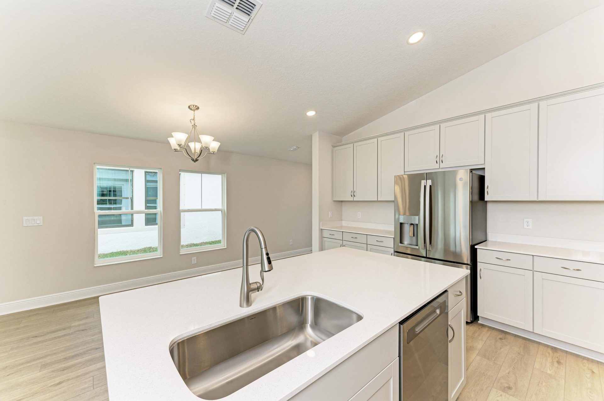 Bridgeport B - 12310 Oak Hill Way - Kitchen