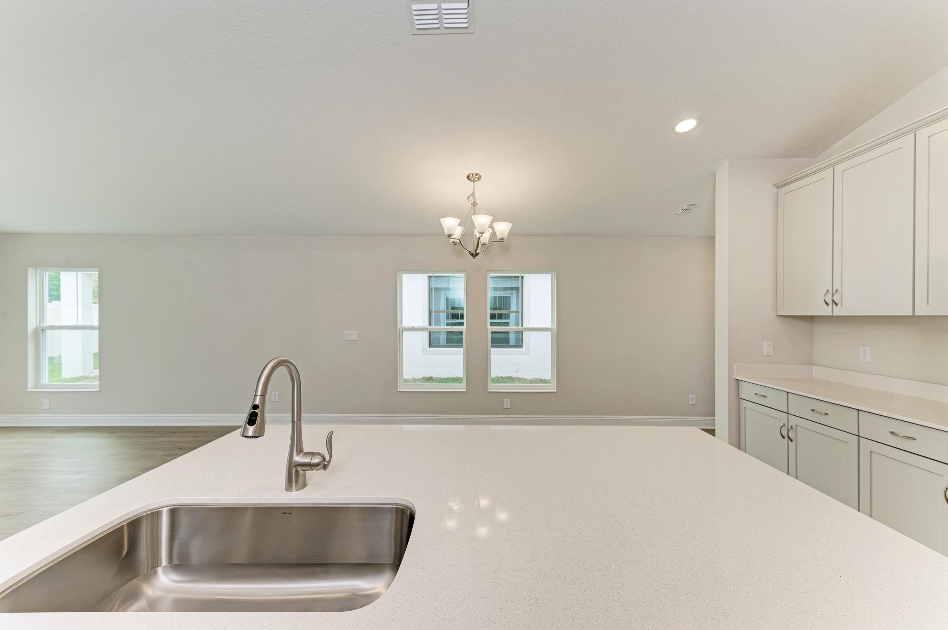 Bridgeport B - 12310 Oak Hill Way - Kitchen