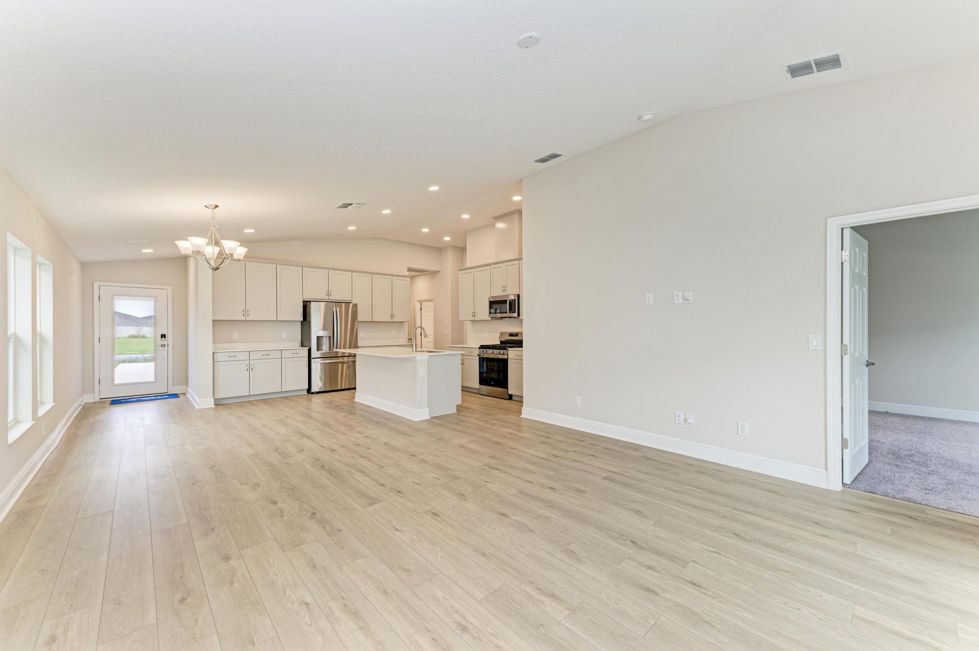 Bridgeport B - 12310 Oak Hill Way - Grand Room and Kitchen