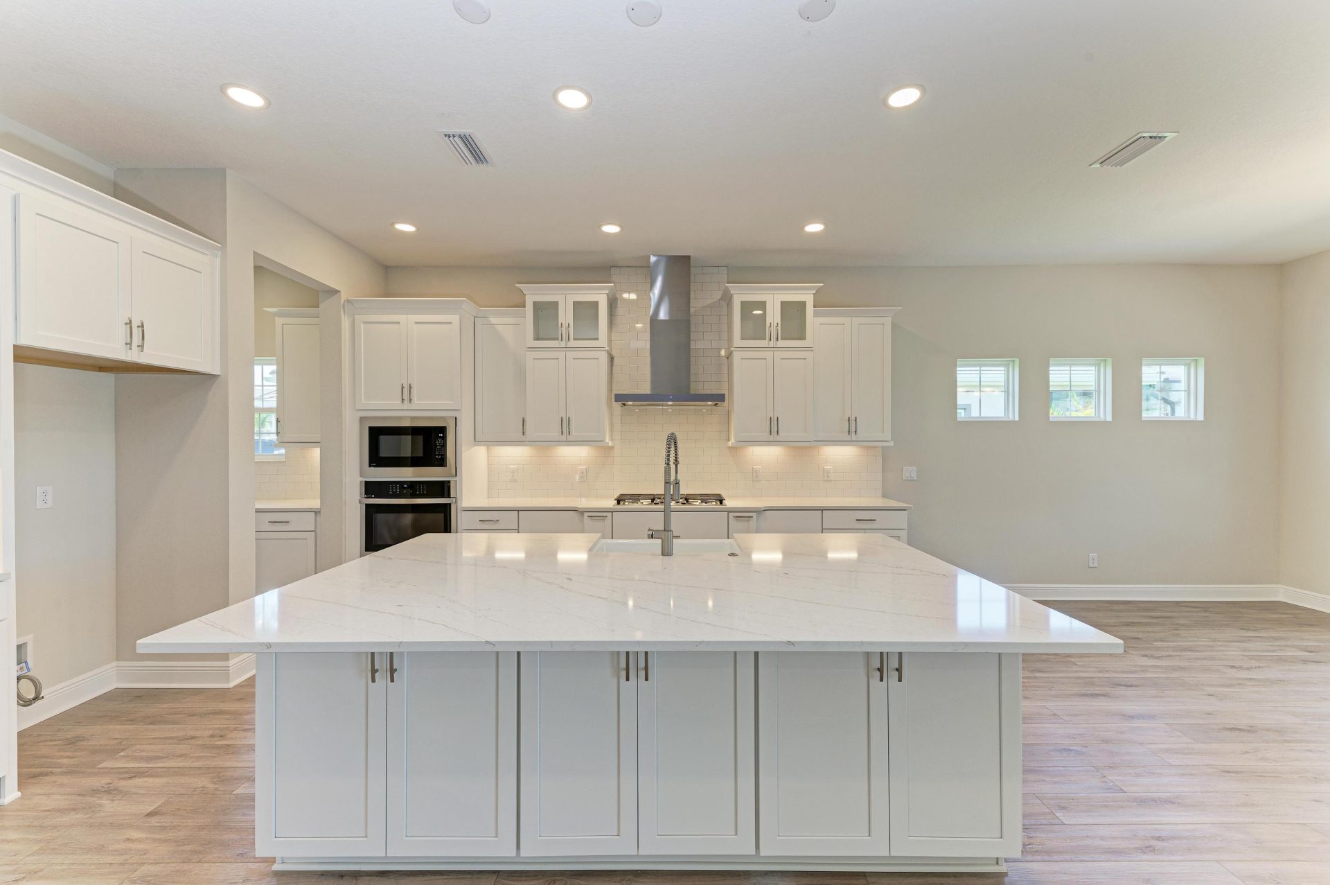 Longboat I - 11270 Blissby St - Gourmet Kitchen