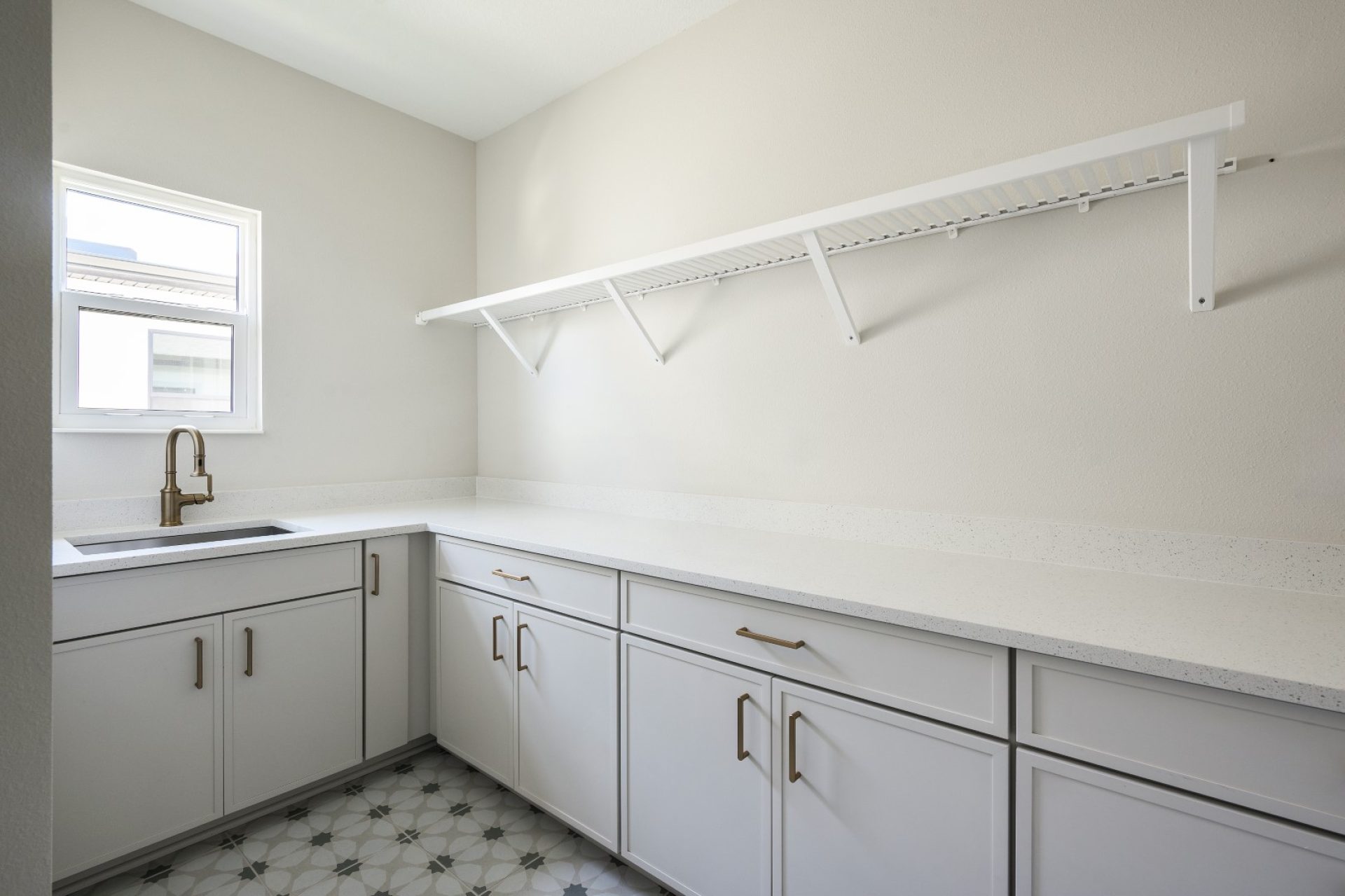 4020 W Cleveland St | Seabreeze A | Laundry