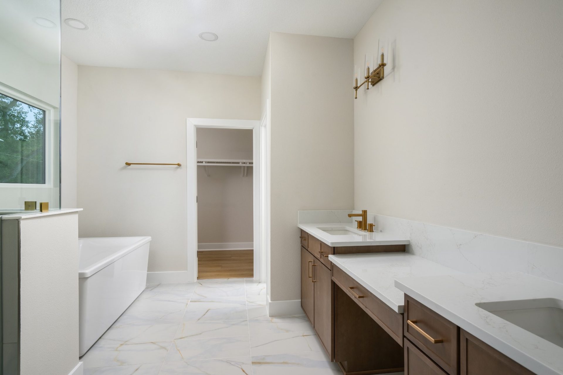 4020 W Cleveland St | Seabreeze A | Owner's Retreat